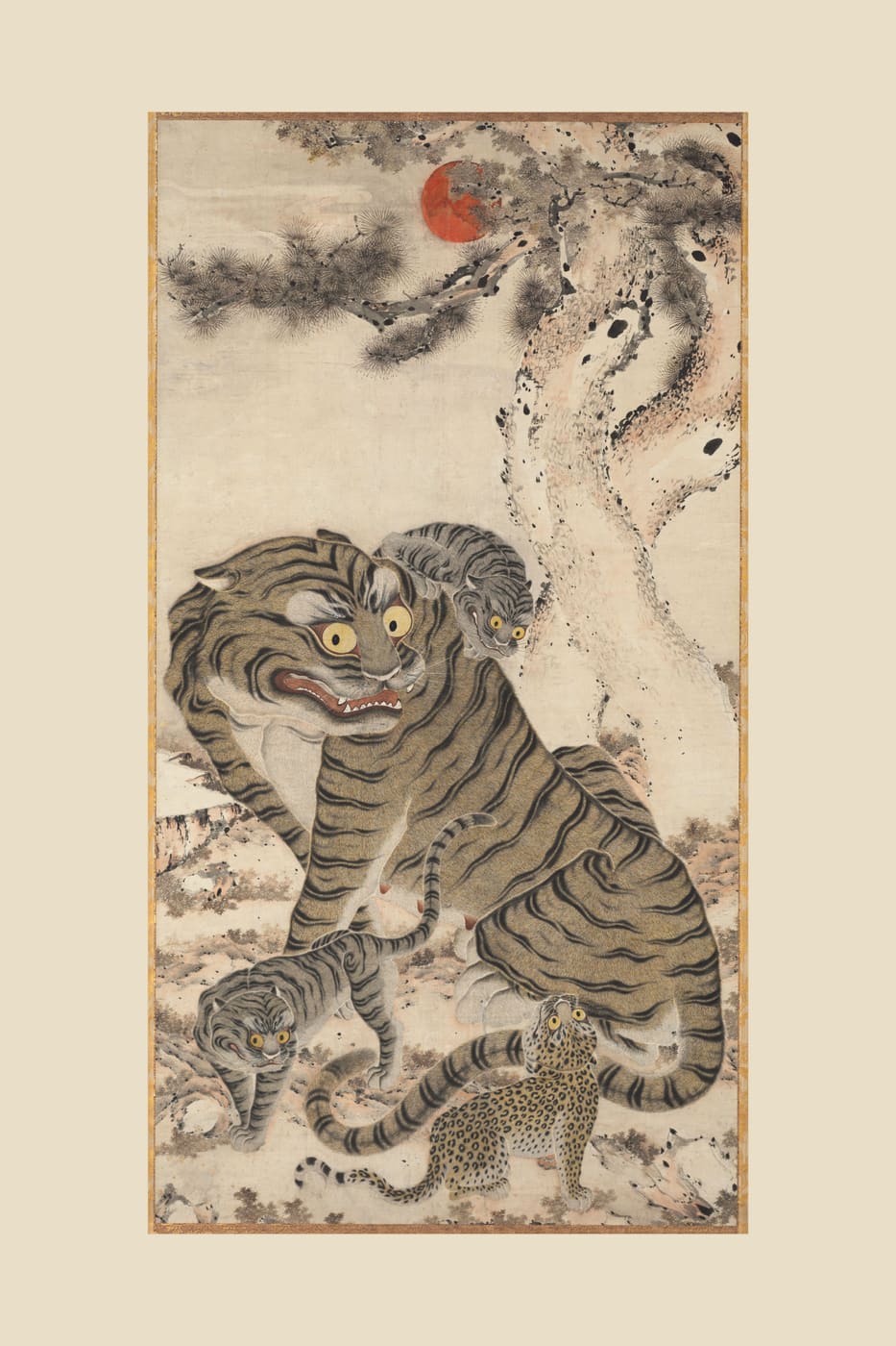 Tiger Family, beige border
